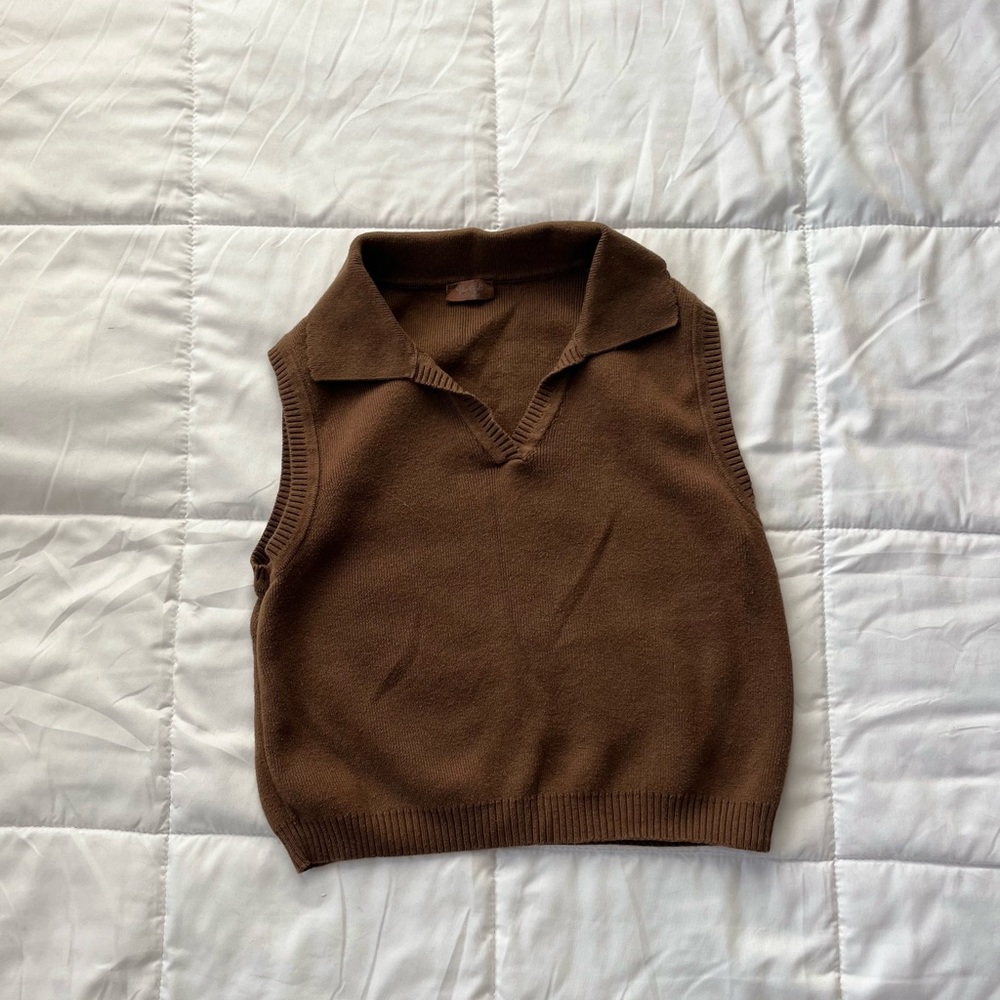 Brandy Melville top. Barely worn, great condition.